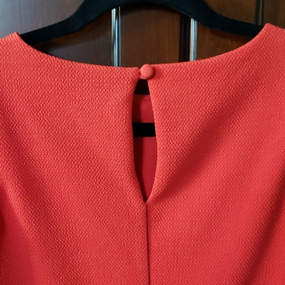Red top - Picture 3 of 4
